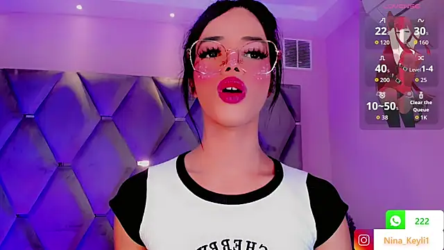 Snapshot of Nina_Keyli chatting on 10.12.25 Nina Keyli online show from 10.12.25