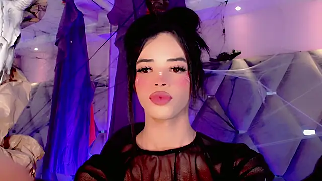 Snapshot of Nina_Keyli chatting on 10.16.25 Nina Keyli online show from 10.16.25