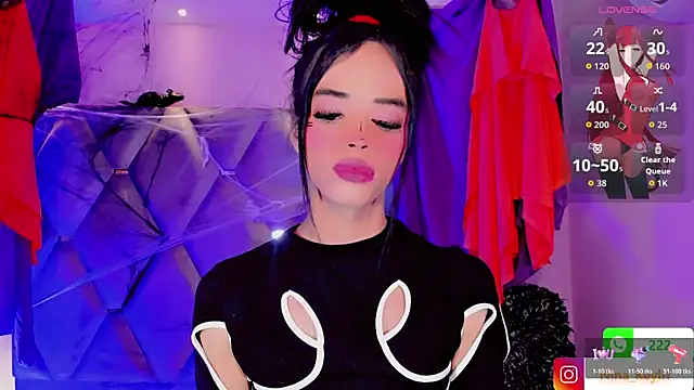 Snapshot of Nina_Keyli chatting on 10.26.25 Nina Keyli online show from 10.26.25