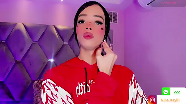 Snapshot of Nina_Keyli chatting on 11.06.25 Nina Keyli online show from 11.06.25