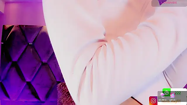 Snapshot of Nina_Keyli chatting on 11.07.25 Nina Keyli online show from 11.07.25