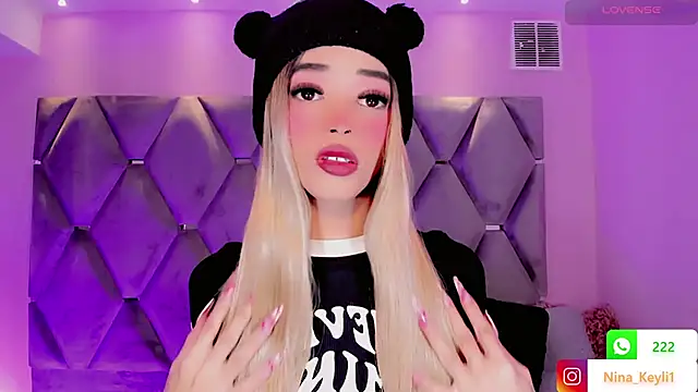 Snapshot of Nina_Keyli chatting on 11.08.25 Nina Keyli online show from 11.08.25