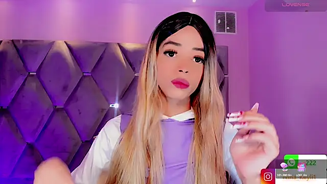 Snapshot of Nina_Keyli chatting on 11.09.25 Nina Keyli online show from 11.09.25