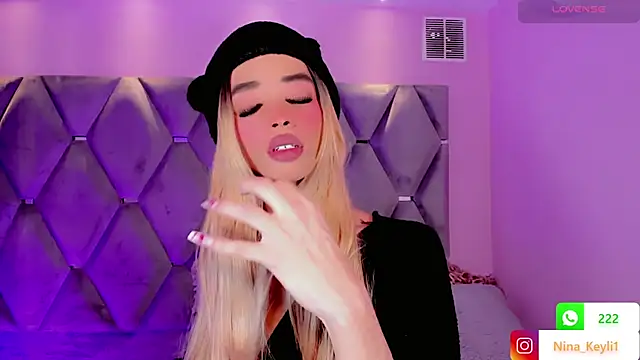 Snapshot of Nina_Keyli chatting on 11.10.25 Nina Keyli online show from 11.10.25