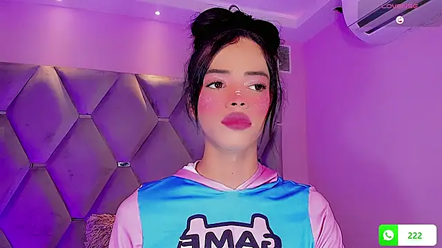 Snapshot of Nina_Keyli chatting on 11.17.25 Nina Keyli online show from 11.17.25