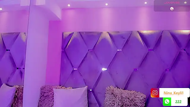 Snapshot of Nina_Keyli chatting on 11.20.25 Nina Keyli online show from 11.20.25