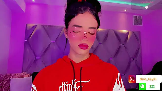 Snapshot of Nina_Keyli chatting on 11.22.25 Nina Keyli online show from 11.22.25