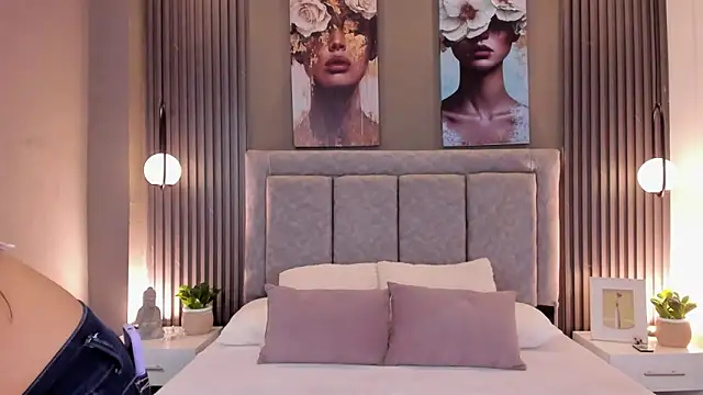 GiannaColling1 online show from 09.29.25