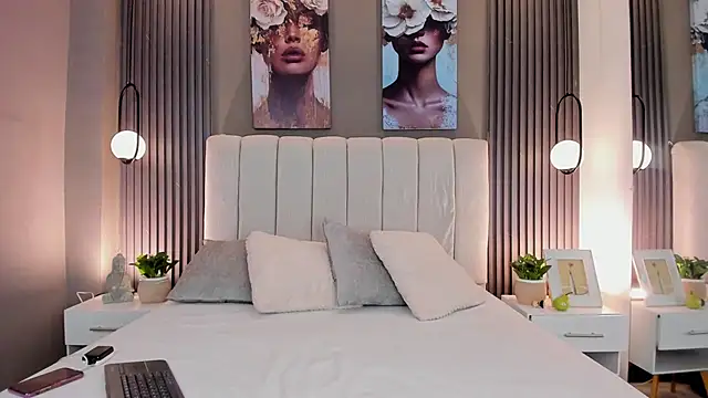 GiannaColling1 online show from 11.12.25