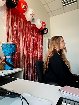 Juicy PeachLux online show from 02.28.26