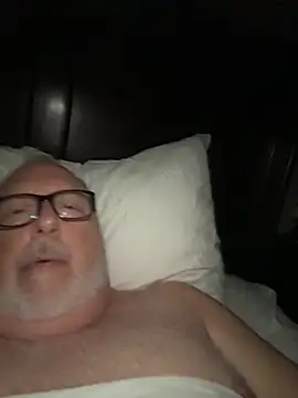 superbearboss online show from 11.18.25