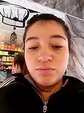 Snapshot of Karina_Leon chatting on 11.29.25 Karina Leon online show from 11.29.25