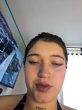 Karina Leon online show from 06.05.26