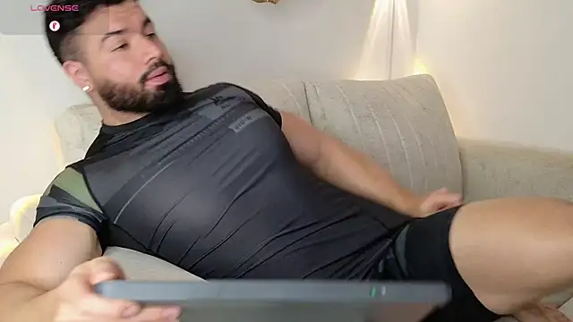 Roman Lux online show from 11.21.25