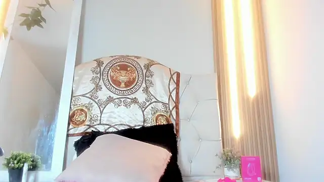 Alexa Bravva online show from 04.02.26