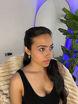  Emily Thompson  online show from 06.19.26
