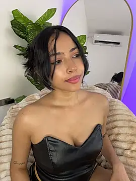  Emily Thompson  online show from 06.22.26