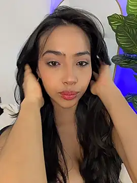  Emily Thompson  online show from 08.04.26