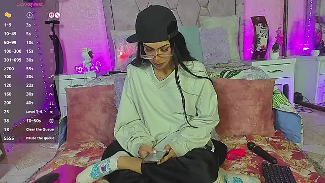 verodaza online show from 10.18.25