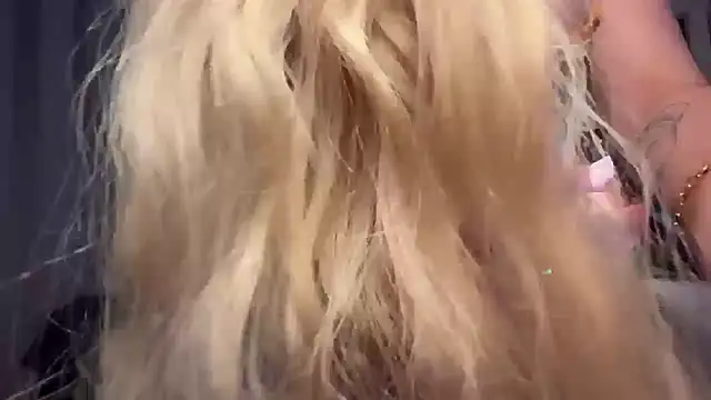 Snapshot of AngelBarbie_ chatting on 11.16.25 AngelBarbie online show from 11.16.25