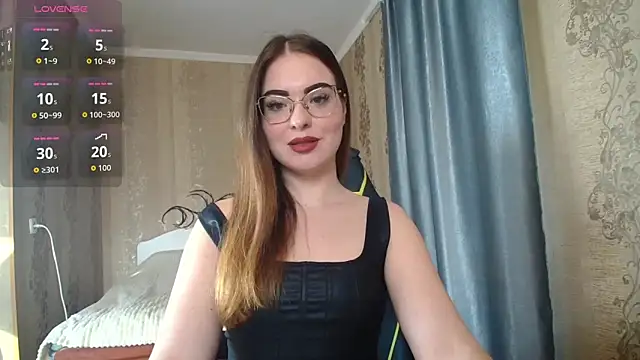 Snapshot of Leila_Kissyu chatting on 03.28.26 Leila Kissyu online show from 03.28.26