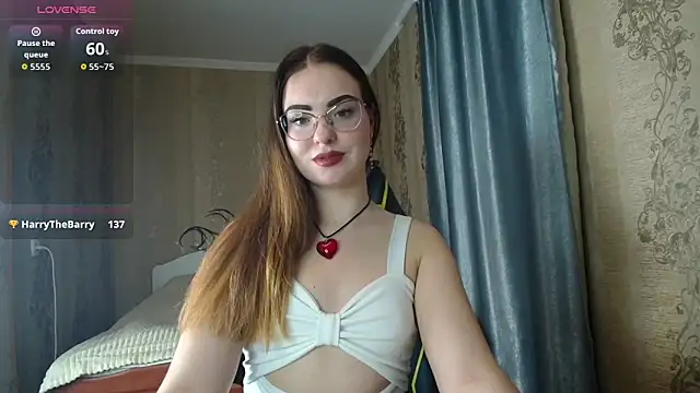 Snapshot of Leila_Kissyu chatting on 03.29.26 Leila Kissyu online show from 03.29.26