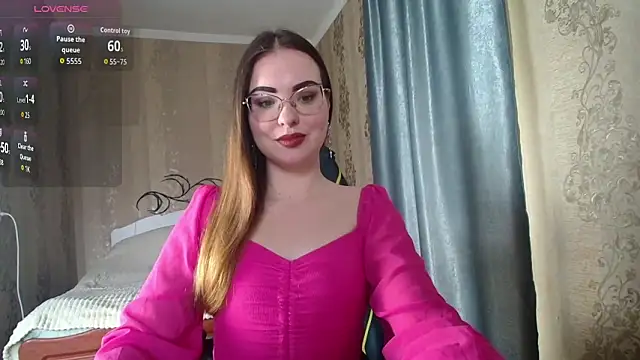 Snapshot of Leila_Kissyu chatting on 04.14.26 Leila Kissyu online show from 04.14.26