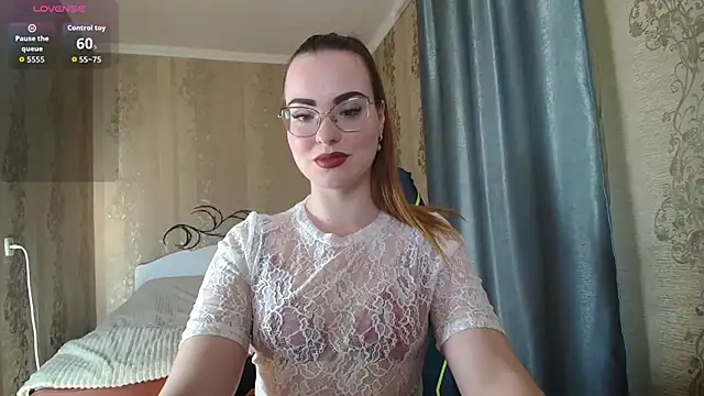 Snapshot of Leila_Kissyu chatting on 05.04.26 Leila Kissyu online show from 05.04.26