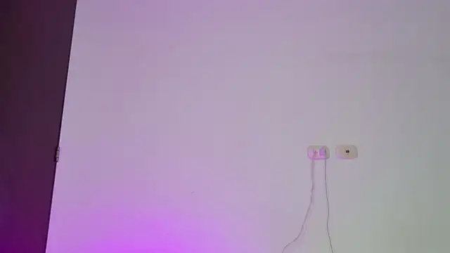 isahilton1 online show from 10.07.25