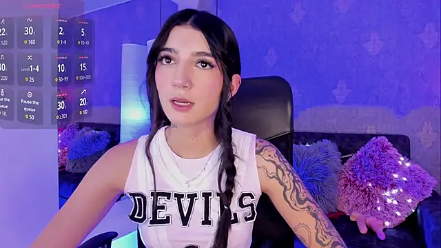 Snapshot of Hi_Soyfer chatting on 03.05.25 Hi Soyfer online show from 03.05.25