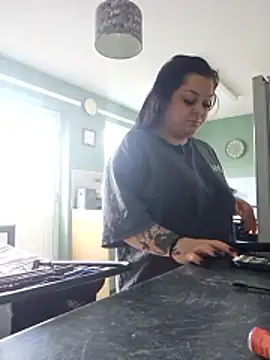 Saucy-Serenity online show from 04.11.26