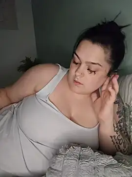 Snapshot of Saucy-Serenity chatting on 06.19.26 Saucy-Serenity online show from 06.19.26