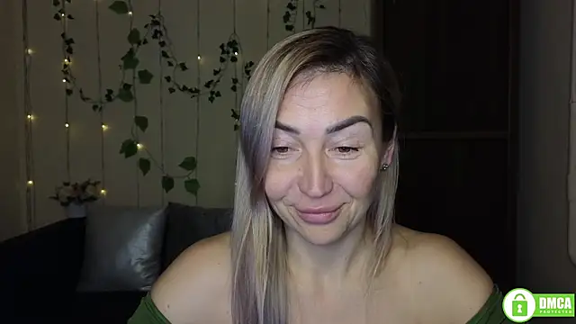 Kiss julli88I online show from 12.16.25