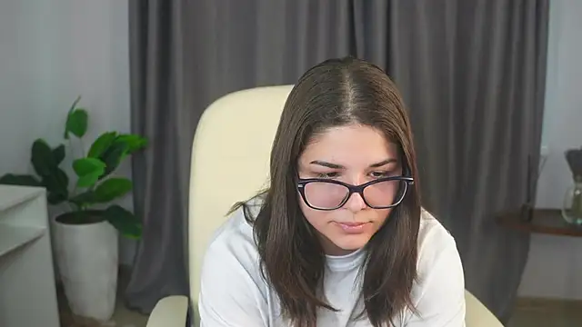 FloraBanford online show from 03.17.25