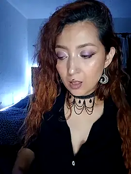 Luz delunaa online show from 03.13.25