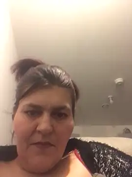 Snapshot of Curvy-Essex-Milf chatting on 03.07.25 Curvy-Essex-Milf online show from 03.07.25