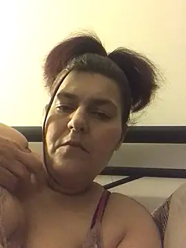 Snapshot of Curvy-Essex-Milf chatting on 03.09.25 Curvy-Essex-Milf online show from 03.09.25