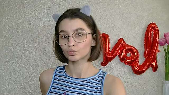 luna Gharming online show from 03.09.25