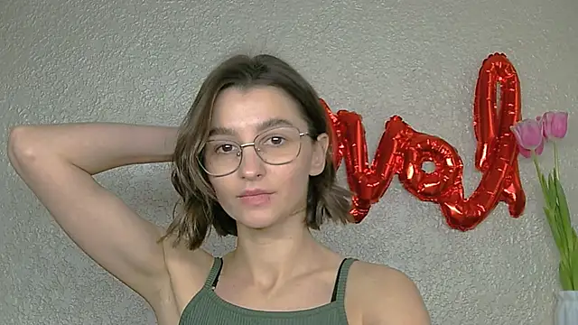luna Gharming online show from 03.11.25