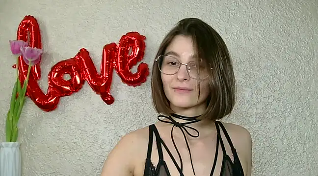 luna Gharming online show from 03.12.25