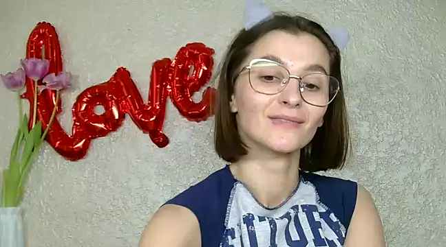 luna Gharming online show from 03.13.25