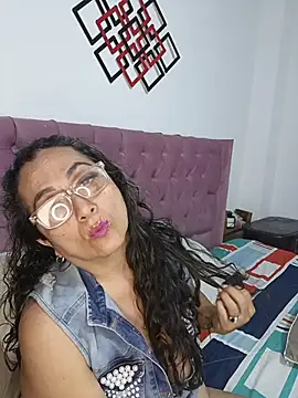 AlessandraLeroy online show from 01.15.26