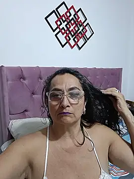 AlessandraLeroy online show from 01.17.26