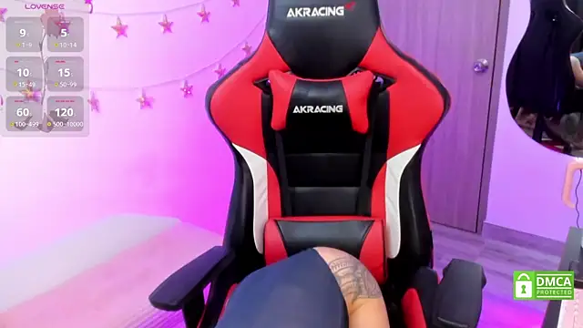 Snapshot of LindaSilverstone chatting on 09.24.25 LindaSilverstone online show from 09.24.25