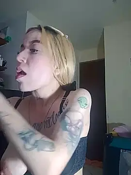 Snapshot of sara_crushx chatting on 03.21.25 sara crushx online show from 03.21.25