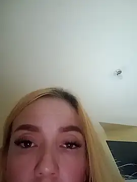 Snapshot of sara_crushx chatting on 03.23.25 sara crushx online show from 03.23.25