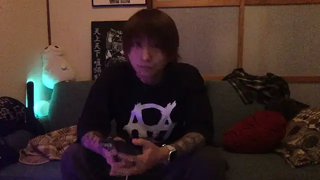 Snapshot of ryokunero chatting on 12.14.25 ryokunero online show from 12.14.25