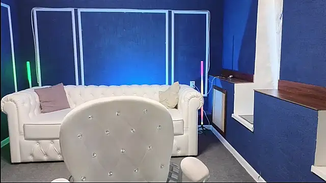 Snapshot of Kira_Kenet chatting on 03.19.25 Kira Kenet online show from 03.19.25