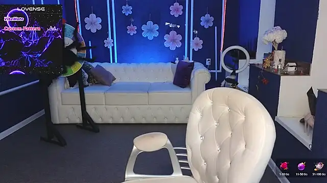 Snapshot of Kira_Kenet chatting on 10.27.25 Kira Kenet online show from 10.27.25