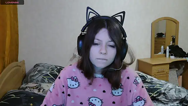 Snapshot of RendyDow chatting on 10.24.25 RendyDow online show from 10.24.25